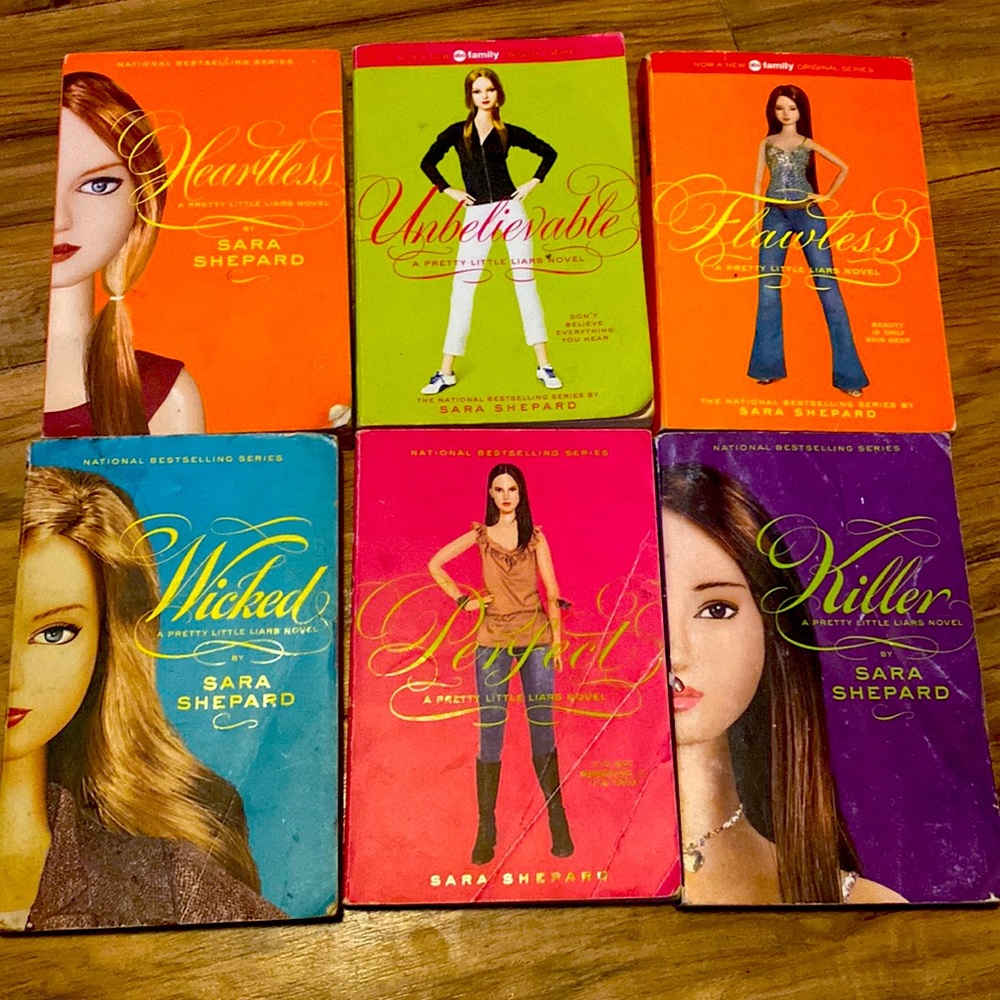 Pretty Little Liars Book Series